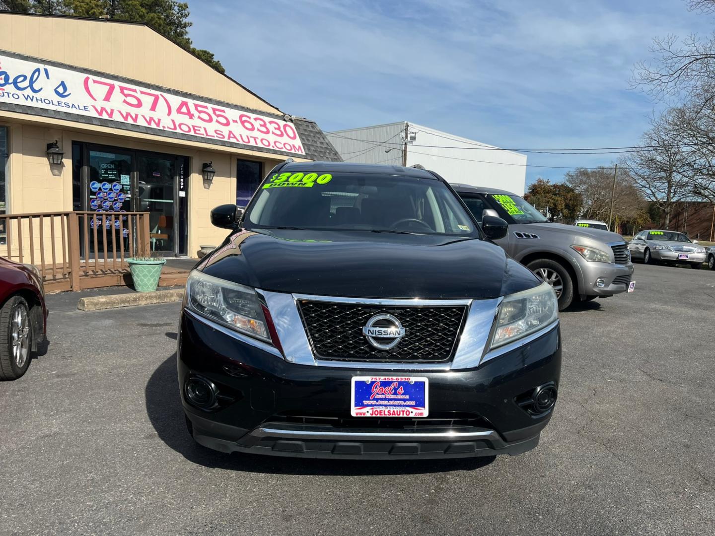 2016 Black Nissan Pathfinder SV (5N1AR2MM7GC) with an 3.5 V6 engine, Automatic transmission, located at 5700 Curlew Drive, Norfolk, VA, 23502, (757) 455-6330, 36.841885, -76.209412 - Photo#4